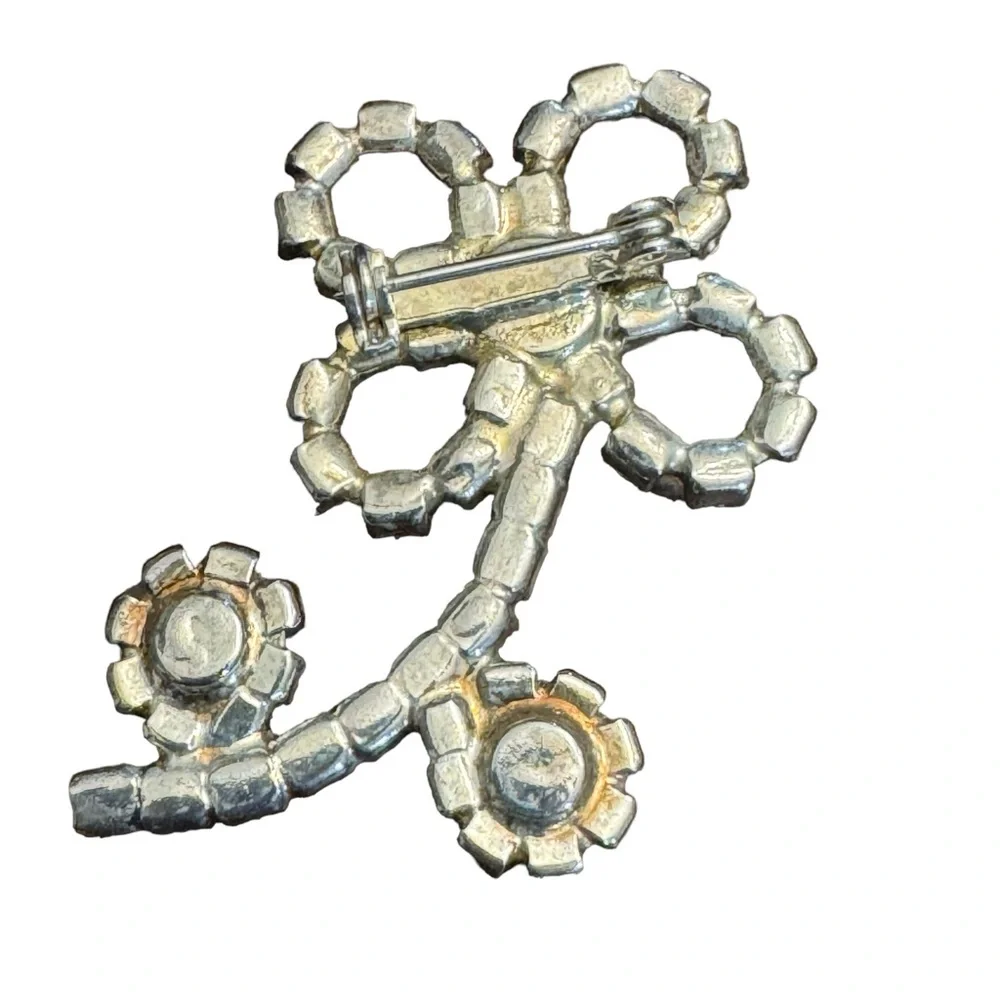 Pretty Vintage Diamanté Flower Brooch Silver Tone